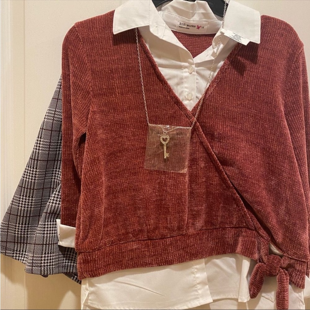 Knit works two piece set with skirt and top sz 12 Burgundy and plaid